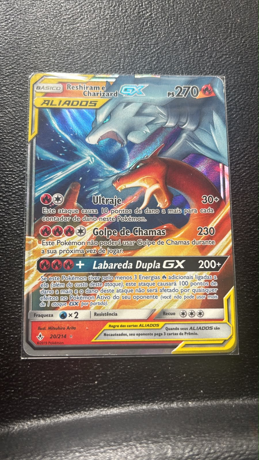 Reshiram e Charizard-GX